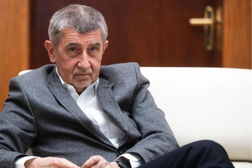 Babis v kresle