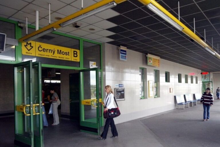 metro cerny most