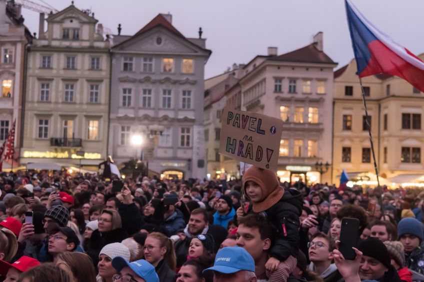 shromazdeni na podporu pavla